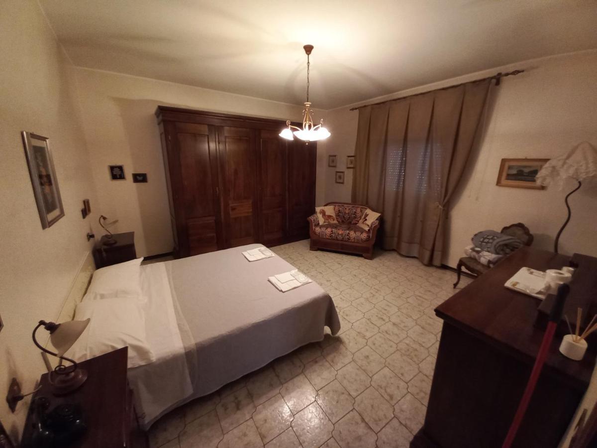 Bed and Breakfast Casa Guerrino LʼAquila Habitación foto