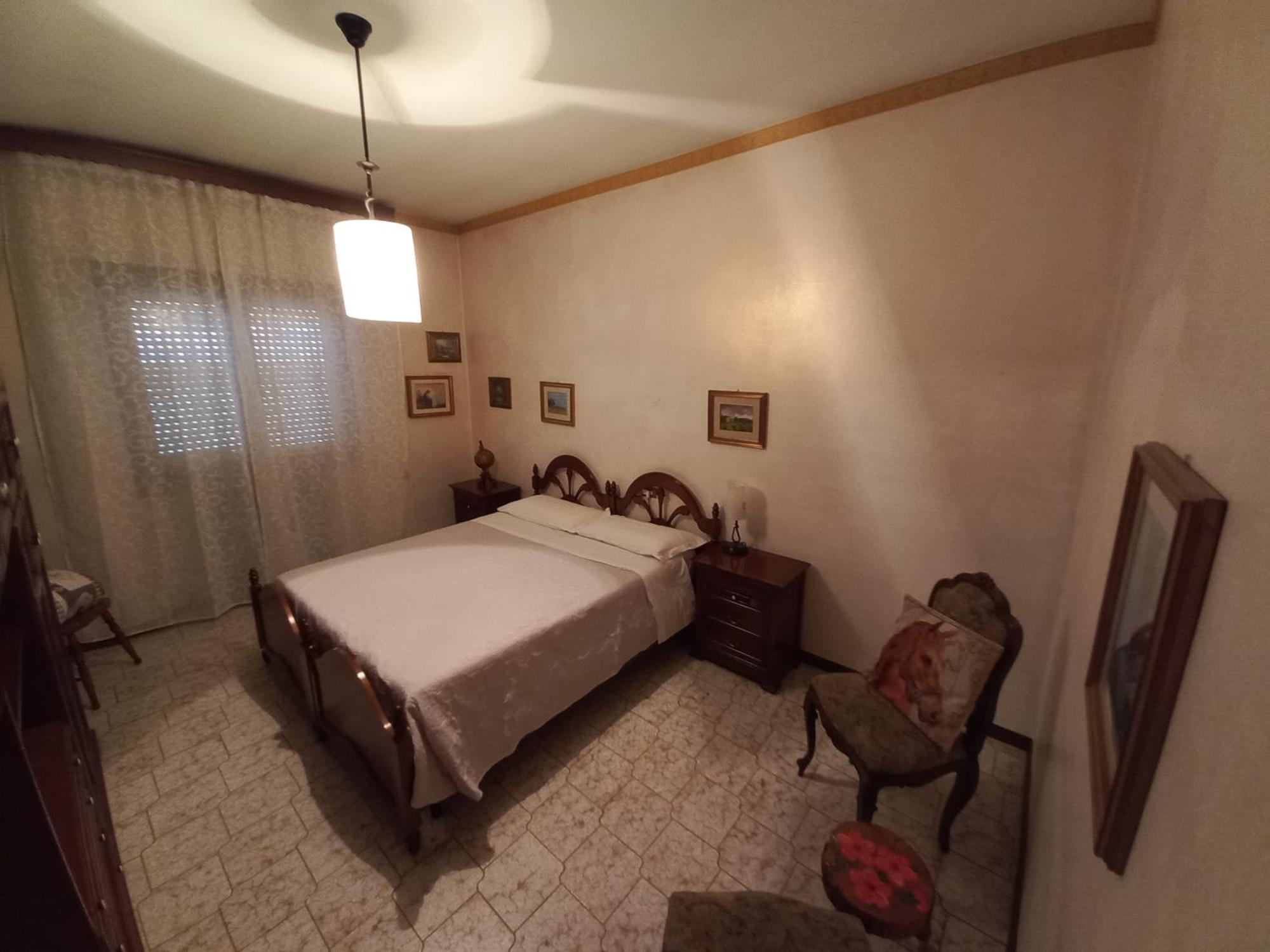 Bed and Breakfast Casa Guerrino LʼAquila Habitación foto